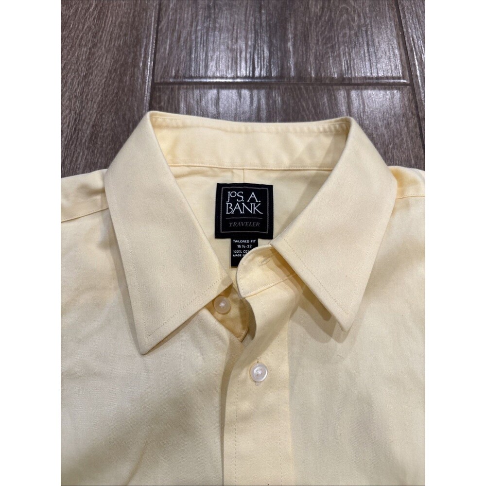 Jos A Banks Travelers Long‎ Sleeve Dress Shirt Butter Yellow Size 16.5/33 EUC